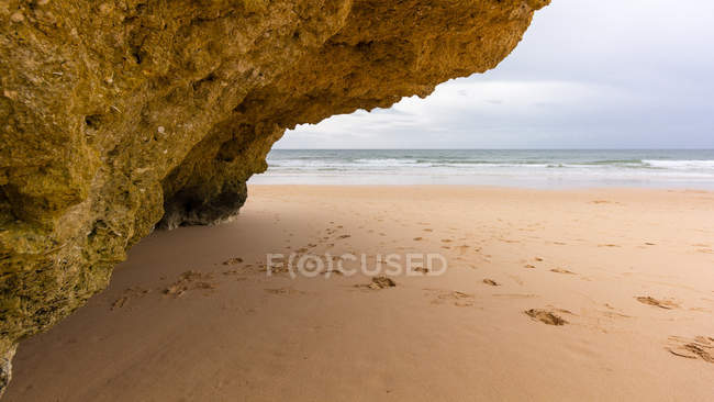 Vue panoramique sur la plage vide, Guia, Faro, Portugal — Photo de stock