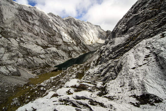 Живописный вид на долину Иденберг с горы. Джаявиджая, Папуа — стоковое фото