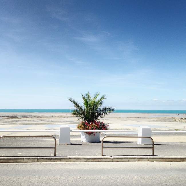 Vue panoramique sur la plage de Donville Les Bains, Normandie, France — Photo de stock