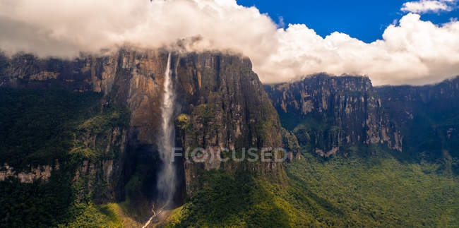 Vista panorâmica de Angel Falls, Parque Nacional de Canaima, Venezuela — Fotografia de Stock