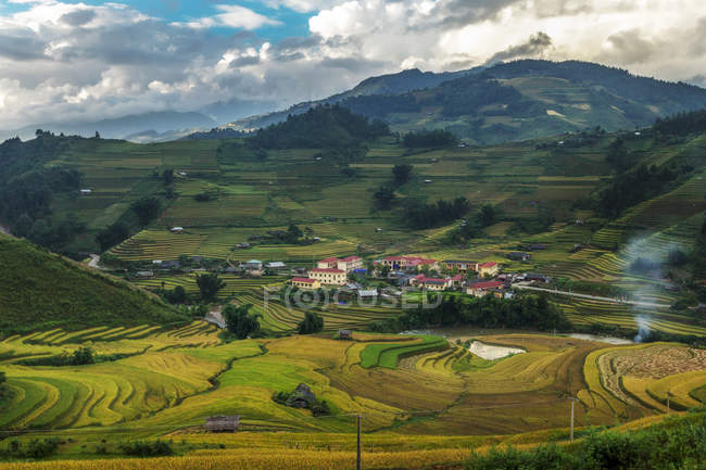 Рисових терас в гори, Yenbai, В'єтнам — стокове фото