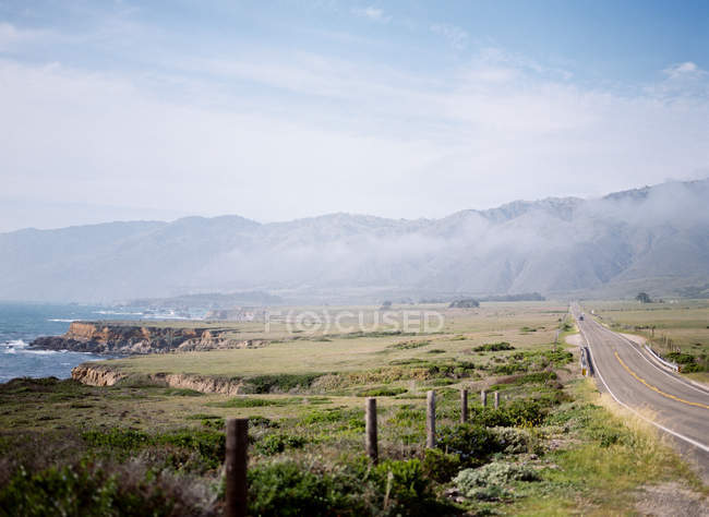 Vista panorámica de la costa de Big Sur, California, EE.UU. - foto de stock