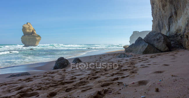 Vista panorámica de la playa vacía, Princetown, Victoria, Australia - foto de stock
