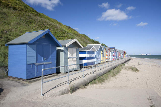 Vista panorâmica das cabanas de praia em Cromer Beach, Cromer, Norfolk, Reino Unido — Fotografia de Stock