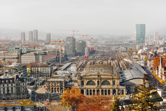 Vista panorámica del paisaje urbano de Zurich, Suiza - foto de stock