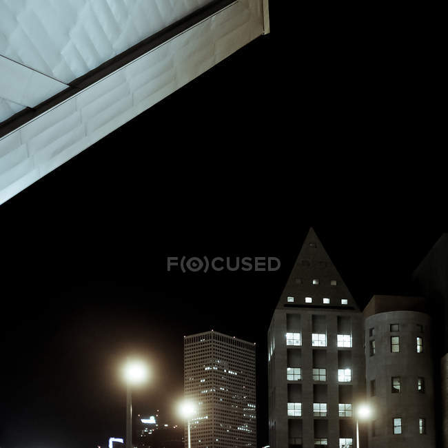 Vista panoramica della città di notte — Foto stock
