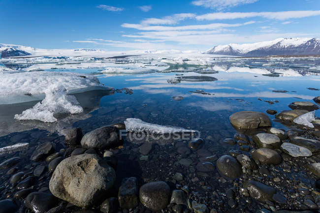 Hermosa naturaleza en Islandia, laguna de Jokulsarlon - foto de stock