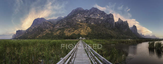 Scenic view of wooden walkway, Sam Roi Yot, Thailand — Stock Photo