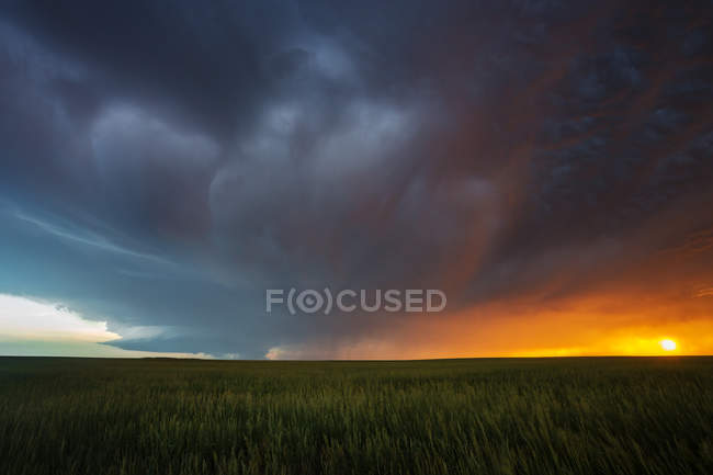 Supercell thunderstorm at sunset, Colorado, USA — Stock Photo