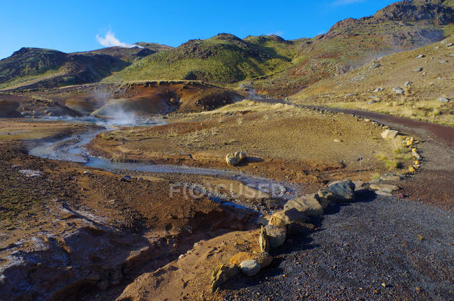 Islandia, Krisuvik, vista panorámica de la famosa zona de aguas termales - foto de stock