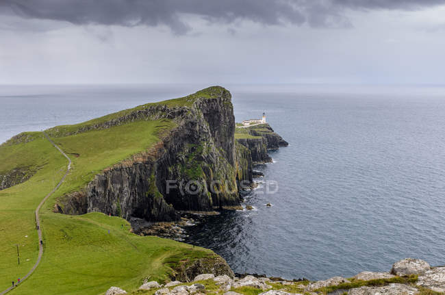 Vista panoramica del maestoso promontorio di Neist Point, Isola di Skye, Scozia, Regno Unito — Foto stock