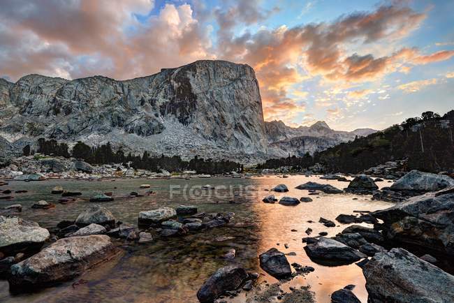 Scenic view of sunset at mount hooker, Bridger-Teton National Forest, Wyoming, USA — Stock Photo