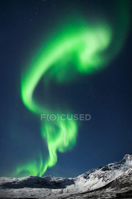 Veduta panoramica dell'Aurora Boreale in cielo, Tromso, Norvegia — Foto stock
