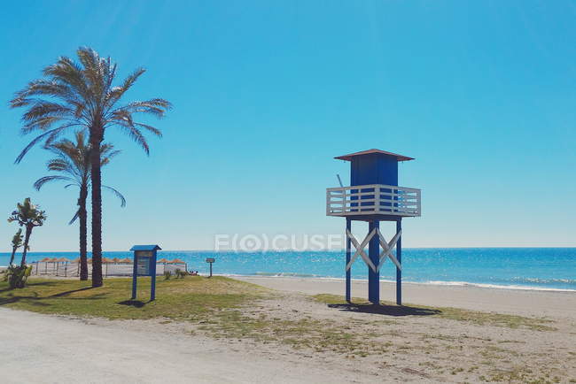 Vista panoramica della stazione di bagnino sulla spiaggia, Malaga, Andalusia, Spagna — Foto stock