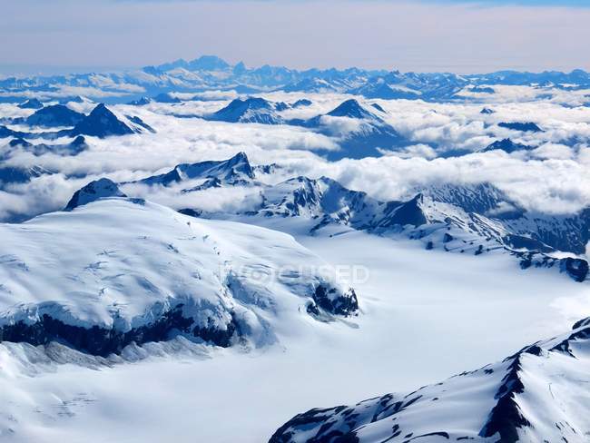 Vista aérea de los Alpes del Sur de Nueva Zelanda con el Monte Cook al fondo - foto de stock