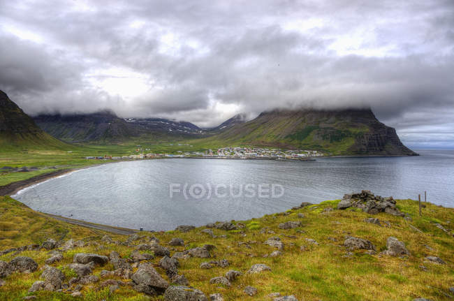 Vista panoramica della baia in Islanda, Westfjords, Bolungarvik — Foto stock