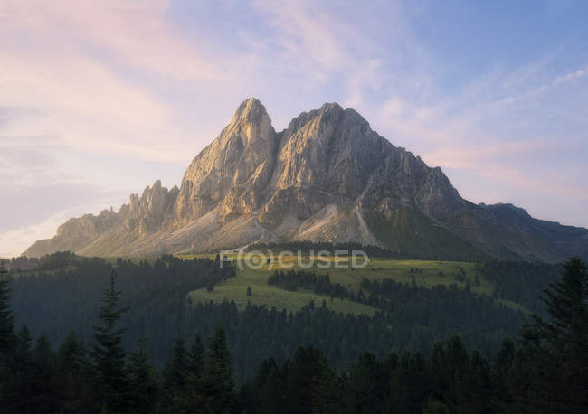 Scenic view of sunrise in the dolomite region of Italy — Stock Photo