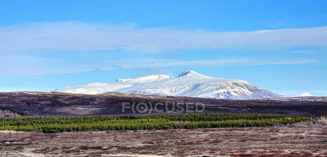 Живописный вид на величественный горный ландшафт, Герер, Исландия — стоковое фото