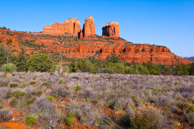 Vue majestueuse sur Cathedral Rock, Sedona, comté de Yavapai, Arizona, États-Unis — Photo de stock