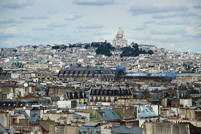 Vista panorâmica de Sacre Coeur e skyline da cidade, Montmartre, Paris, França — Fotografia de Stock