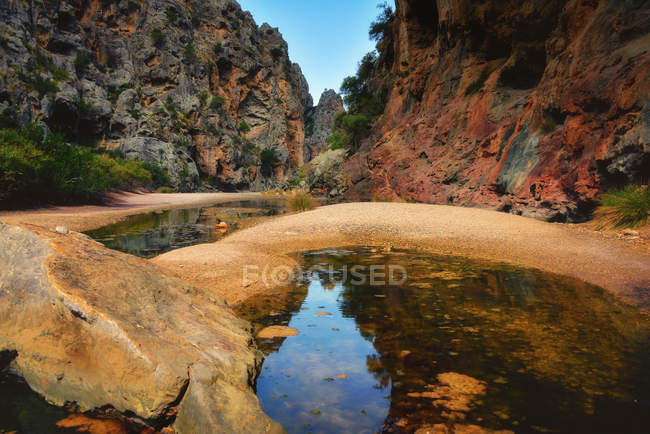 Vista panorámica de Torrent de Pareis belleza, Sa Calobra, Mallorca - foto de stock