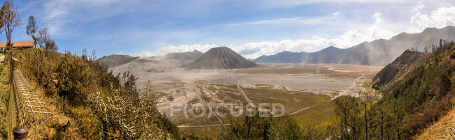Indonesia, Giava orientale, Malang, Veduta panoramica del Parco nazionale di Bromo Tengger — Foto stock