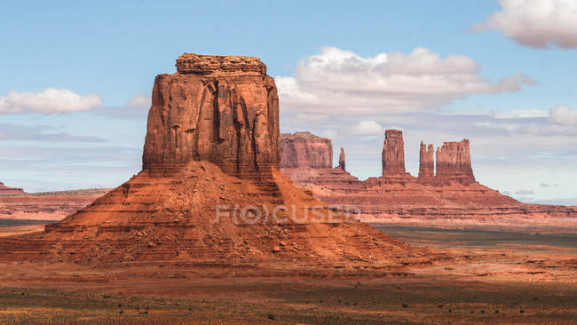 Живописный вид на величественный памятник вандалам, Аризона, Америка, США — стоковое фото