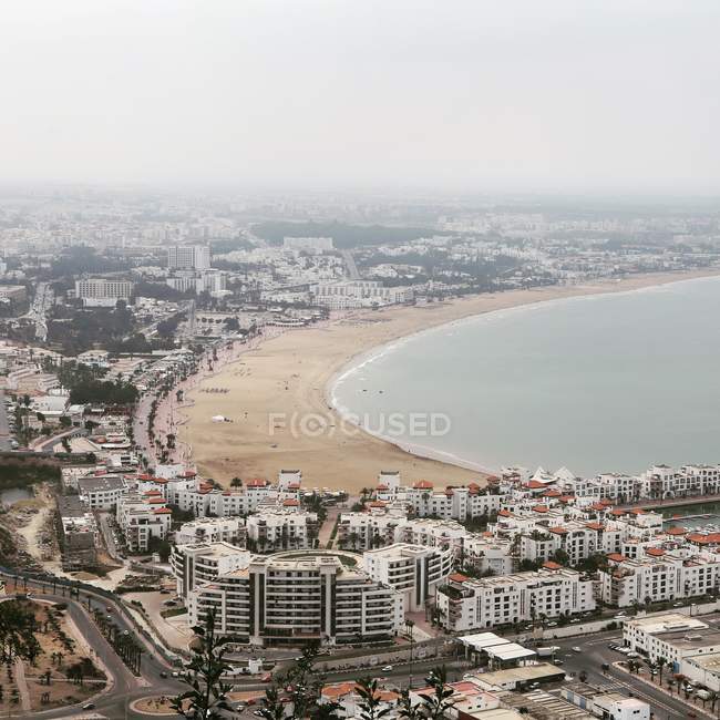 Vue panoramique sur la ville et la plage, Agadir, Maroc — Photo de stock