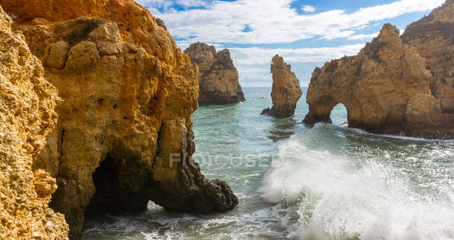 Scenic view of coastline, Algarve, Portugal — Stock Photo