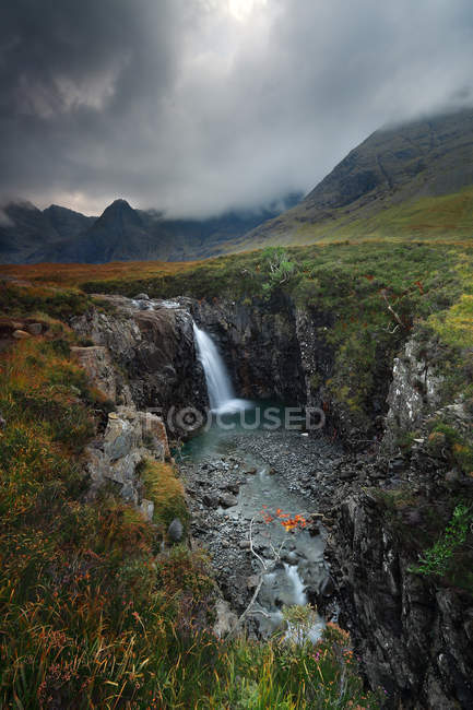 Sceic Blick auf Feenpools, Insel Skye, Schottland, Großbritannien — Stockfoto