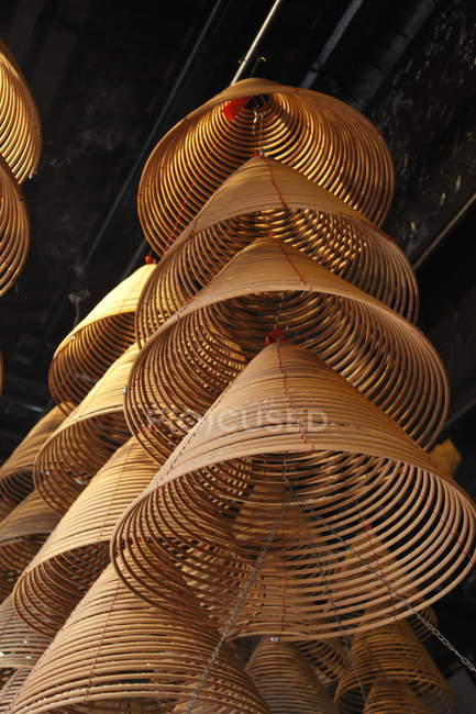 Bobines d'encens dans le Temple A-Ma, Macao, Chine — Photo de stock