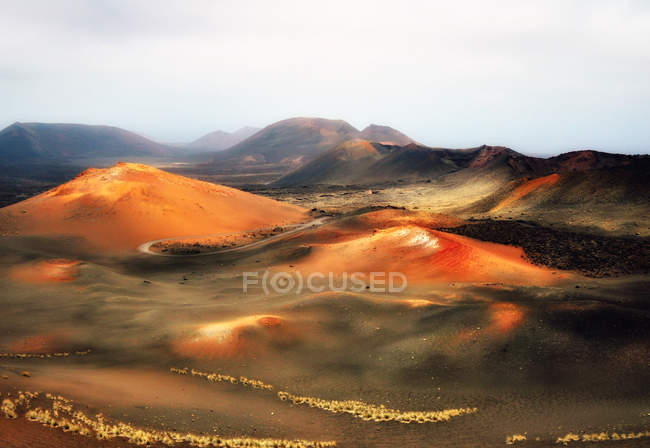 Majestosa vista das fascinantes Montanhas do Fogo, Timanfaya, Lanzarote, Ilhas Canárias, Espanha — Fotografia de Stock