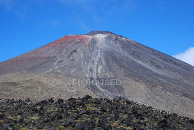 Vista panoramica del maestoso vulcano, Lanzarote, Isole Canarie, Spagna — Foto stock