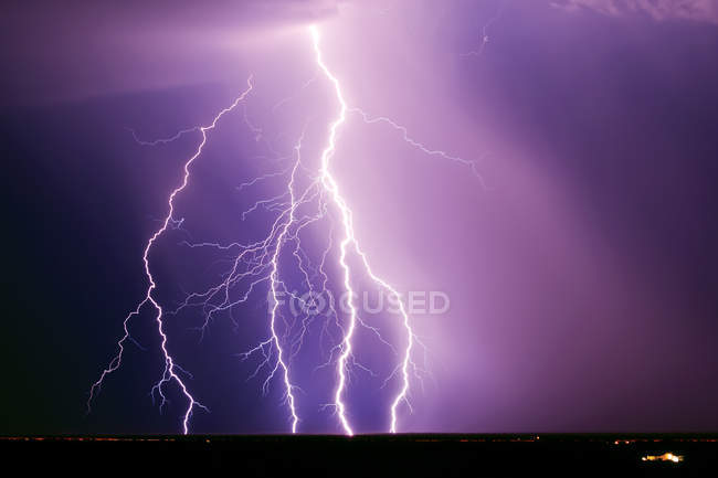 Scenic view of lightning Storm over Interstate 10 Freeway, Tonopah Arizona, USA — Stock Photo