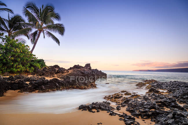 Vista panorâmica da praia tropical, Makena Cove, Maui, Havaí, América, EUA — Fotografia de Stock