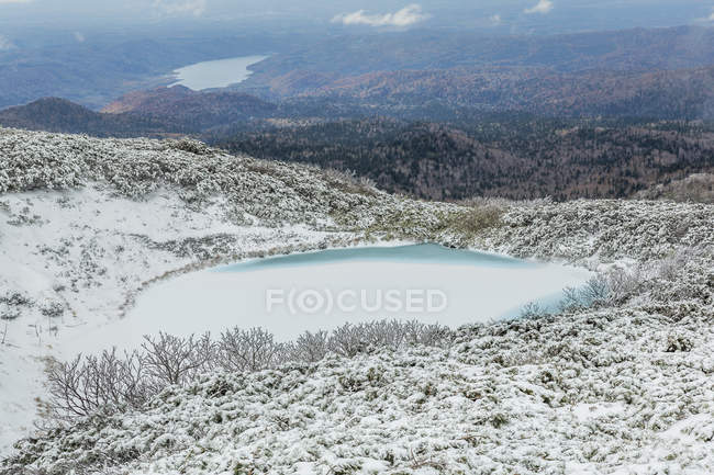 Frozen lake, Daisetsuzan National Park, Hokkaido, Japan — Stock Photo
