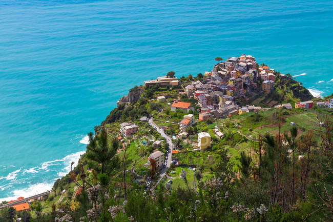 Vista elevata di Corniglia, Liguria, Italia — Foto stock
