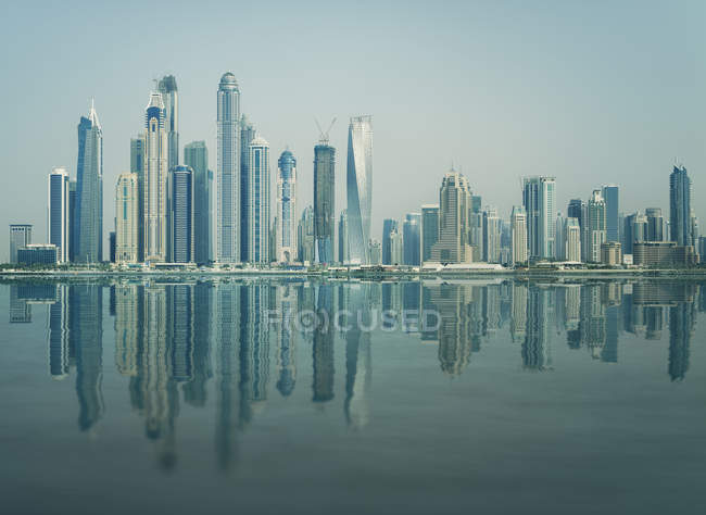Vista panoramica del moderno skyline di Dubai, Emirati Arabi Uniti — Foto stock