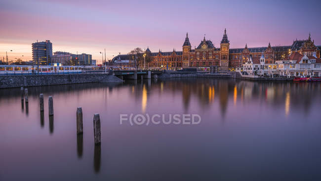Vista panorâmica da estação central, Amsterdam, Holanda — Fotografia de Stock