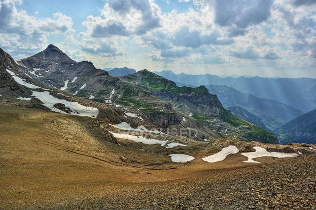 Vue panoramique De La Chaîne De Montagne, Alpes Bernoises, Suisse — Photo de stock