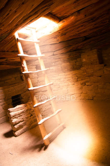Атмосферні подання Ківа сходи, Меса Verde Національний парк, штат Колорадо, Америка, США — стокове фото