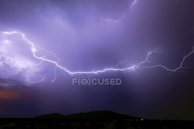 Vista panorámica de la tormenta monzónica, Arizona, EE.UU. - foto de stock