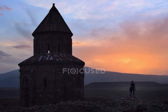Vista panorâmica de Ani Harabeleri ao pôr do sol, Turquia — Fotografia de Stock