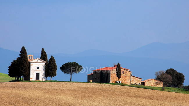 Scenic view of Vitaleta Chapel, Tuscany, Italy — Stock Photo