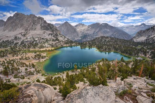 Majestic view of Bullfrog Lake, Inyo National Forest, California, America, USA — Stock Photo