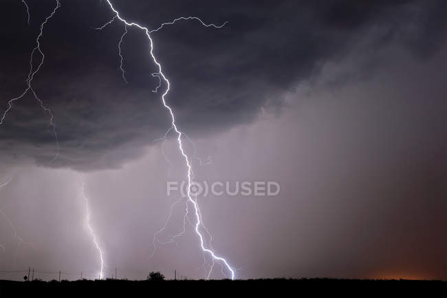 Scenic view of Lightning bolts striking near Highway 80, Arizona, USA — Stock Photo