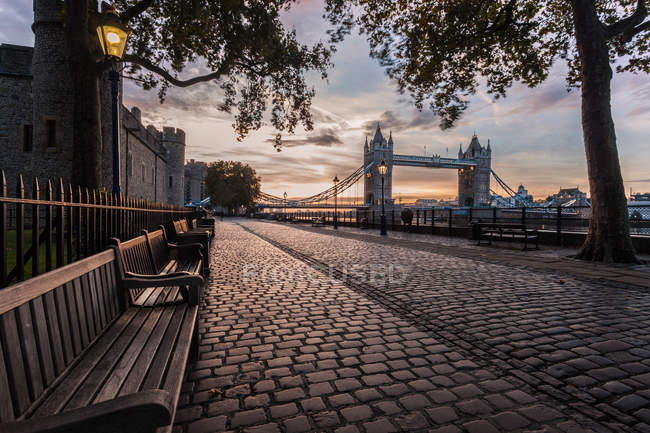 Tower Bridge and Tower of London at sunrise, London, UK — Stock Photo