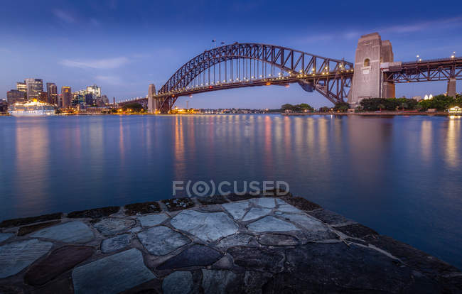 Skyline della città e Sydney Harbor Bridge, Sydney, Nuovo Galles del Sud, Australia — Foto stock