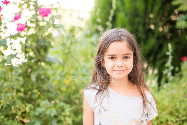 Portrait of a smiling girl — Stock Photo