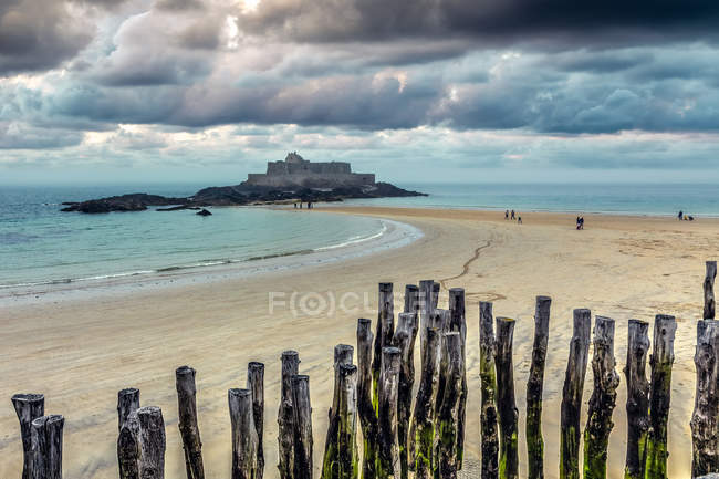 Malerischer Blick auf die Küste von Saint Malo, Bretagne, Frankreich — Stockfoto